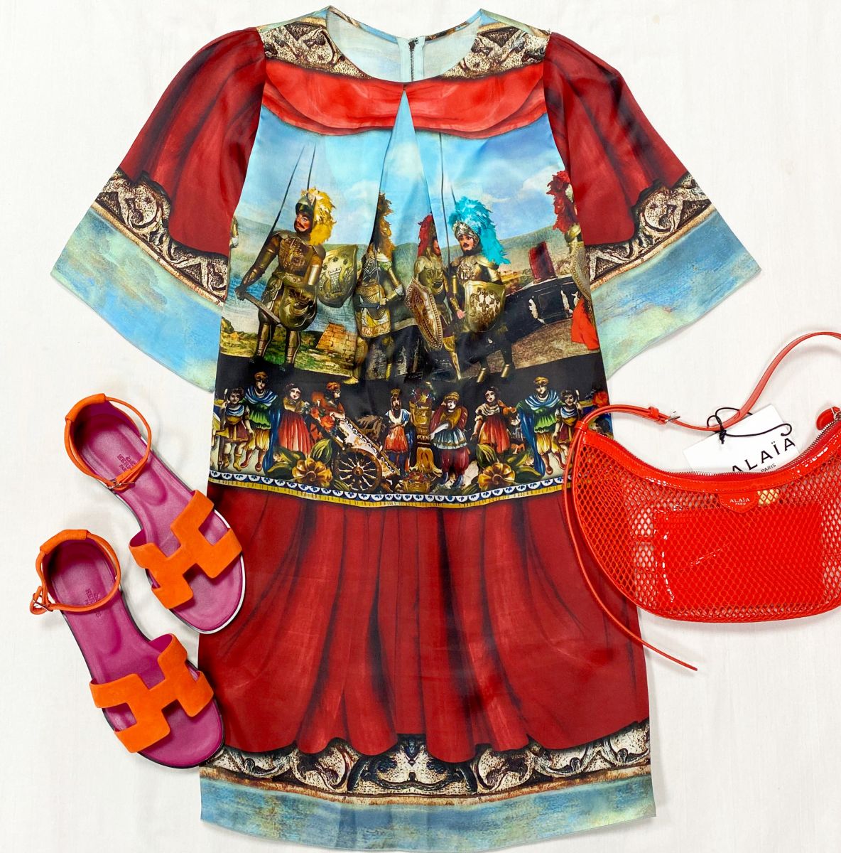 Платье Dolce Gabbana размер 40 цена 7 828 руб Босоножки Hermès размер 39 цена 93 930 руб Сумка Alaïa
