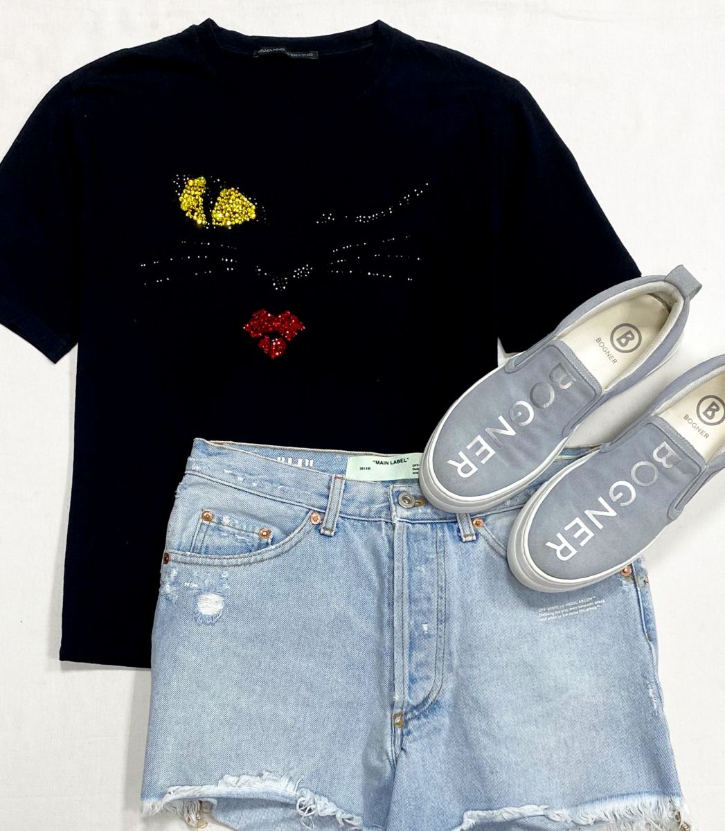 Футболка Ermanno Scervino размер 42 цена 9 393 руб
Шорты Off White размер 26 цена 6 262 руб
Слипоны Bogner размер 38 цена 23 483 руб