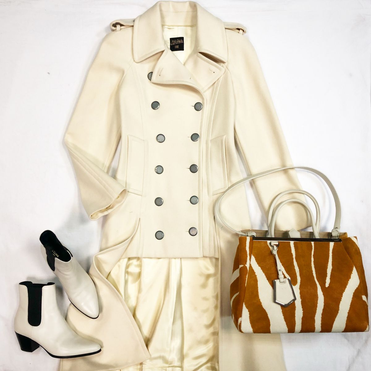 Пальто Jean Paul Gaultier размер 42 цена 23 078 руб Ботинки Celine  размер 39.5 цена 33 847 руб Сумка Fendi