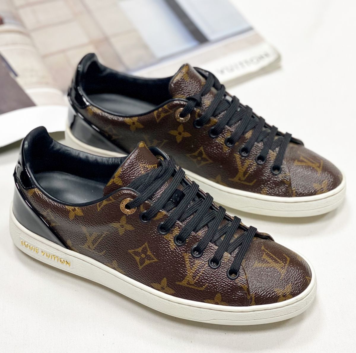 Кеды Louis Vuitton размер 36.5 цена 31 282 руб
