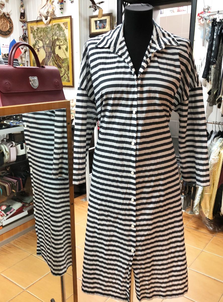 Платье Max Mara размер 42 цена 10 959 руб
Платье Biryukov размер 42 цена 10 959 руб
Платье Paladini размер 46 цена 7 828 руб
Комбинезон размер S/ M цена 7 828 руб