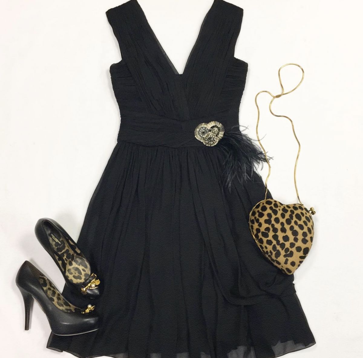 Платье/бисер/пайетки/ MATTHEWWILLIAMSON РАЗМЕР 8 цена 7 693 рубТуфли DOLCE GABBANA  размер 38.5 цена 9 231 рубСумкаYSL 