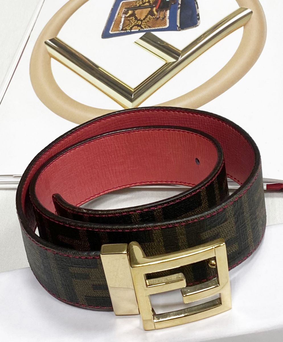 Ремень / двухсторонний / Fendi цена 15 655 руб