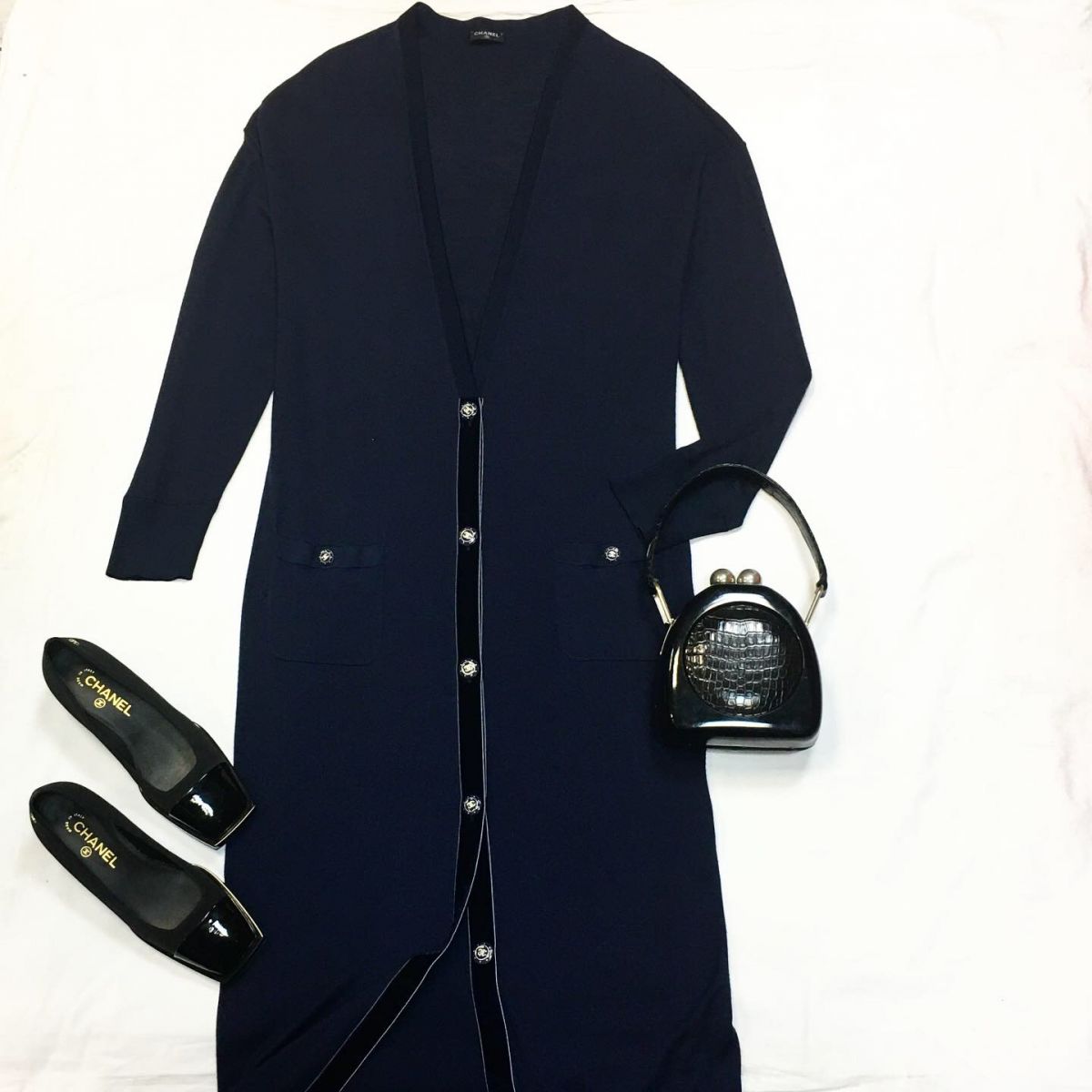 Кардиган Chanel размер 42/44 цена 38 463 руб Туфли Chanel  размер 37 цена 23 078 руб