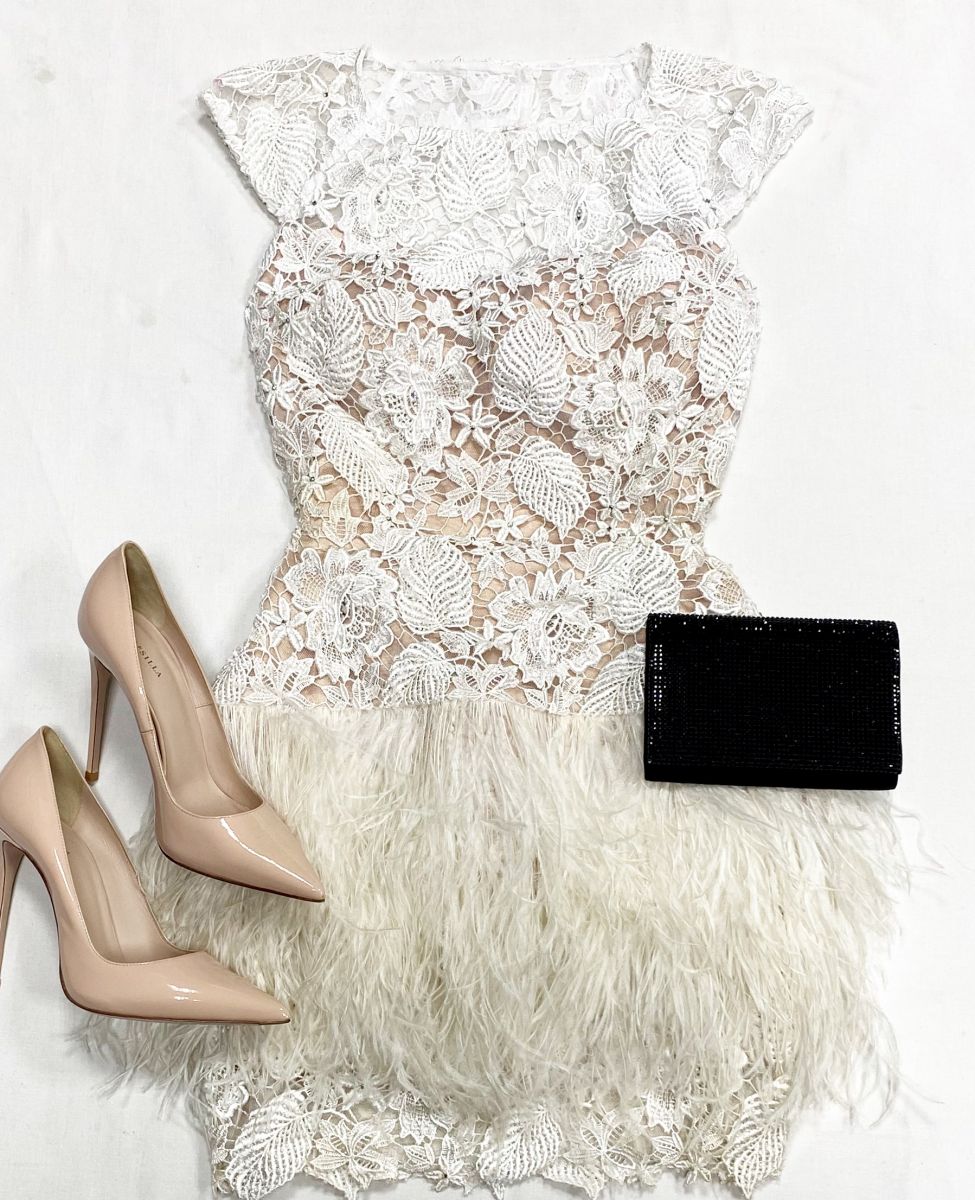 Платье/ камни/ перья/ Jovani размер 2 цана 23 483 руб
Туфли Lesilla размер 37.5 цена 23 483 руб
Сумочка/ камни/ 