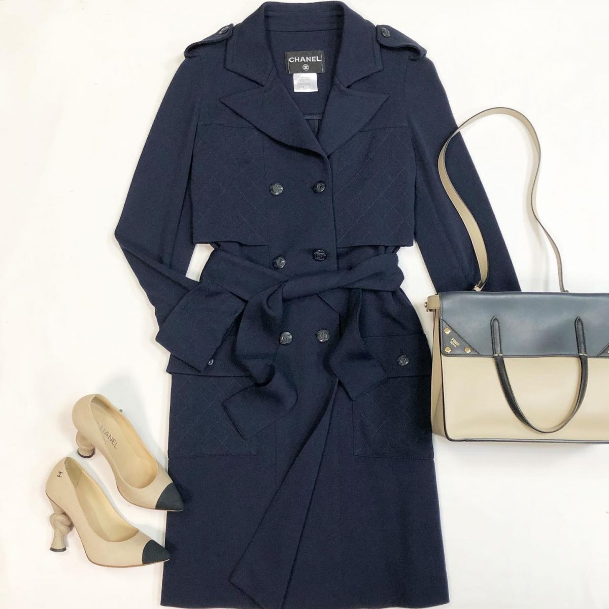 Пальто Chanel размер 34 цена 46 155 рубТуфли Chanel размер 37 цена 46 155 рубСумка Fendi