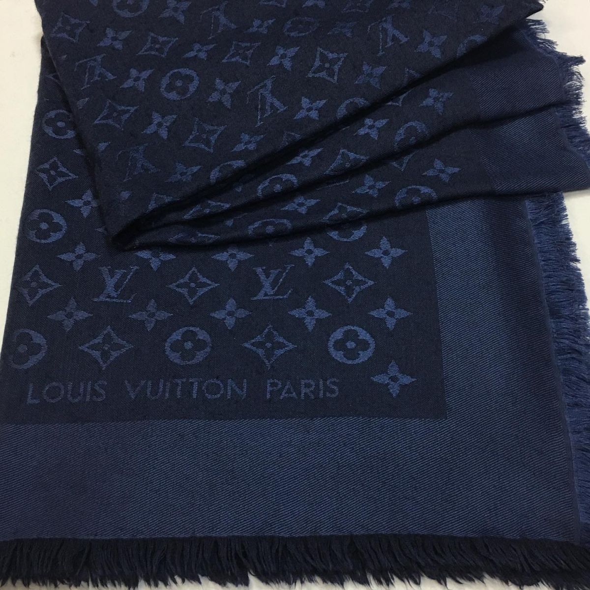 Палантин Louis Vuitton размер 140/140 цена 7 693 руб 