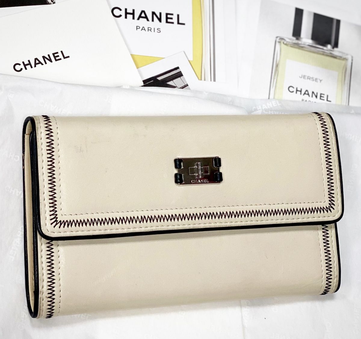 Портмоне Chanel цена 31 310 руб 