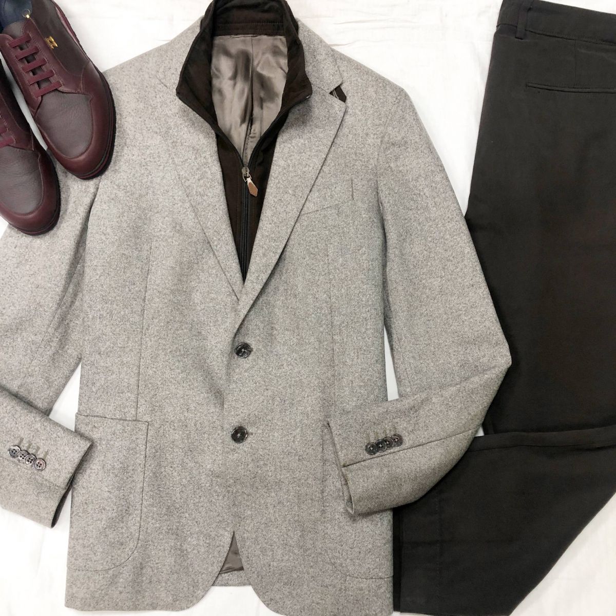 #MECHTAMEN
Пиджак BOGGI размер 52 цена 15 655 руб 
Брюки Blu studio размер 54 цена 1 566 руб