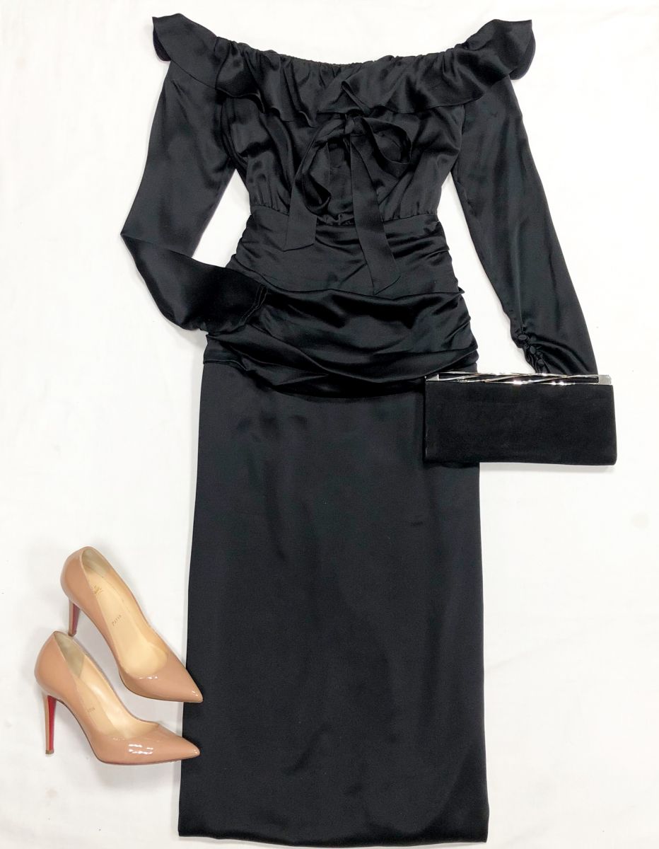 Платье Alessandra Rich размер 44 цена 23 483 руб
Туфли LOUBOUTIN размер 38 цена 23 483 руб
Клатч Ralph Lauren