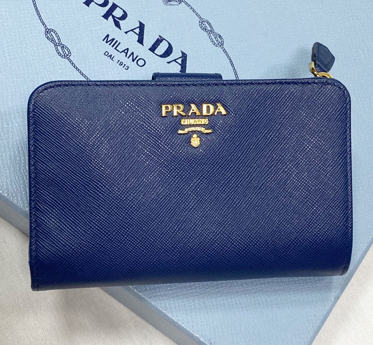 Кошелек Prada цена 7 828 руб