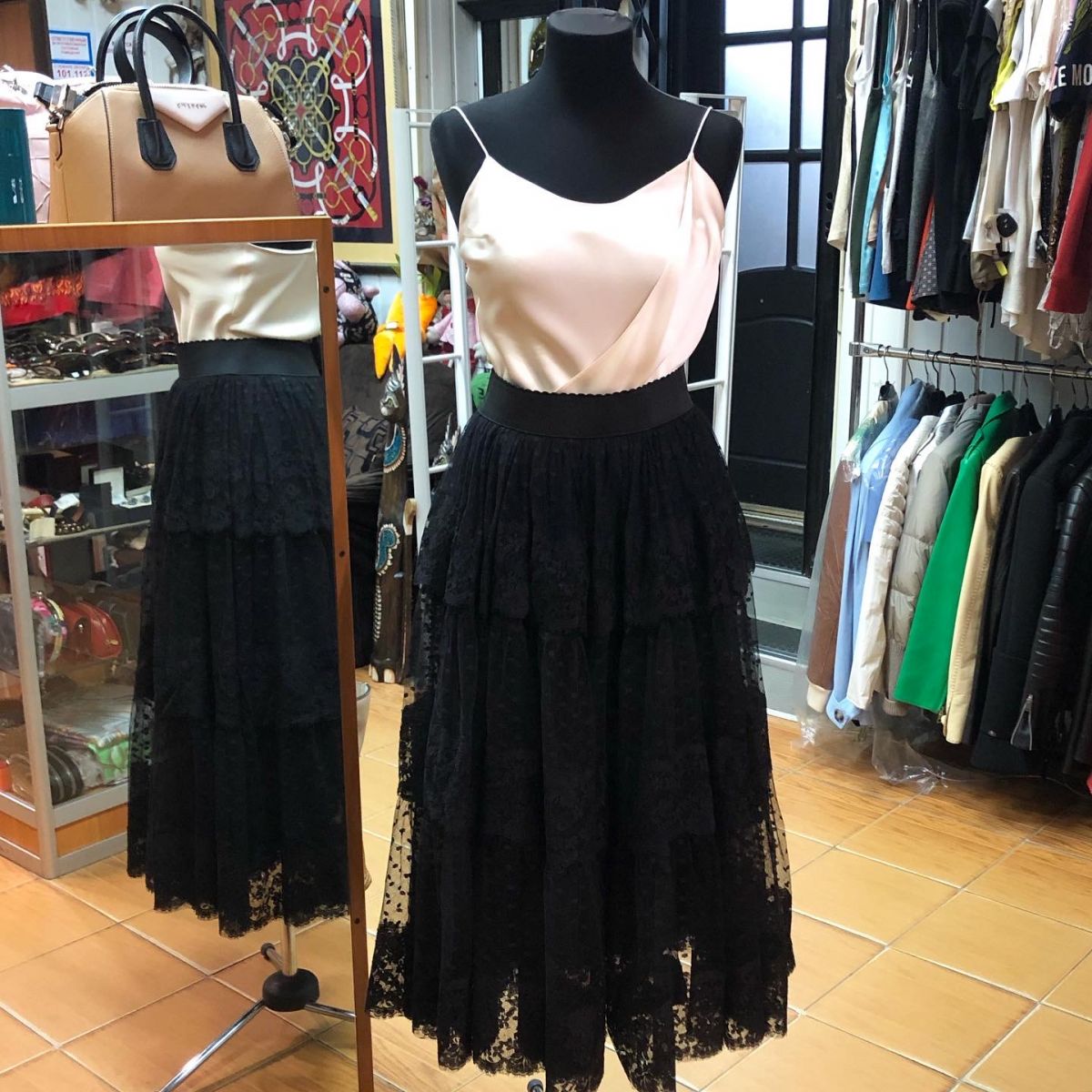 Юбка Dolce Gabbana размер 42 цена 46 155 руб Топ /шёлк/ Dior размер 38 цена 46 155 руб