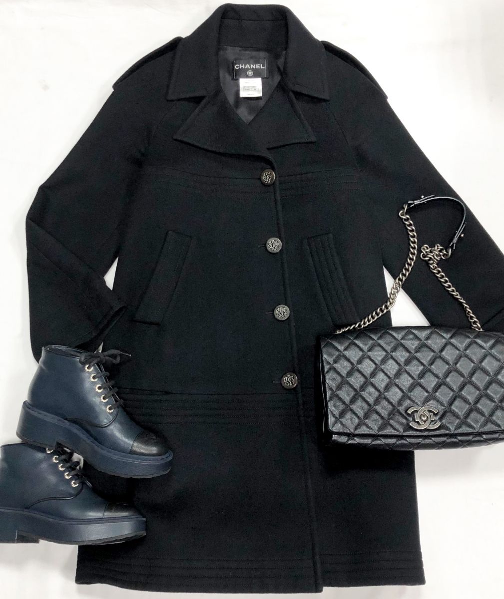 Пальто Chanel размер 38 цена 176 902 руб
Ботинки Chanel размер 38 цена 78 275 руб
Сумка Chanel