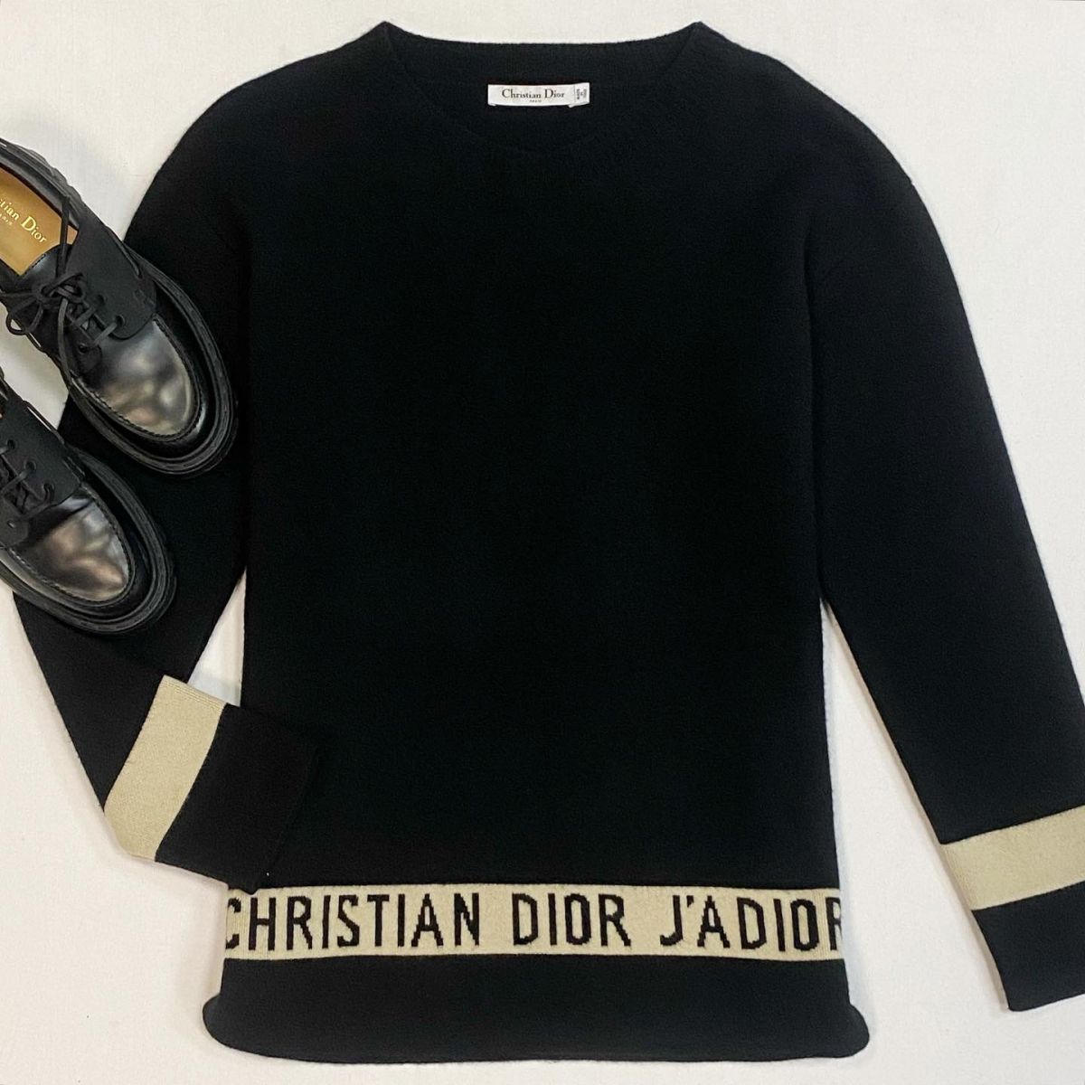 Свитер/кашемир / Christian Dior размер 38 цена 46 155 рубБотинки Dior размер 39 цена 38 463 руб