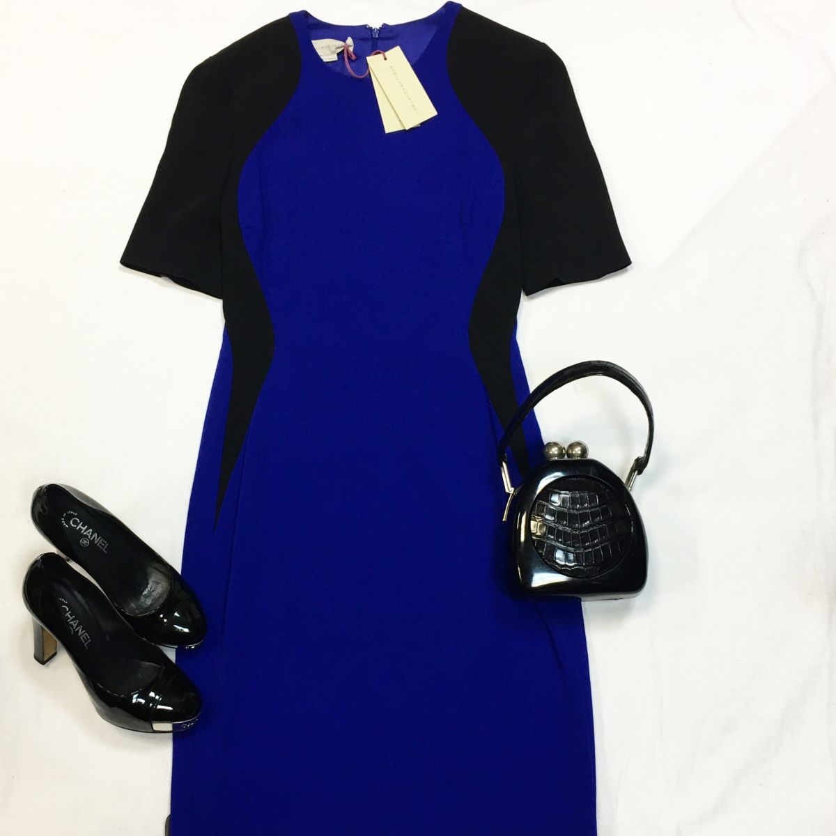 Платье Stella Mccrtney  размер 46 цена 15 385 руб /с ценником/ Туфли Chanel размер 38 цена 15 385 руб