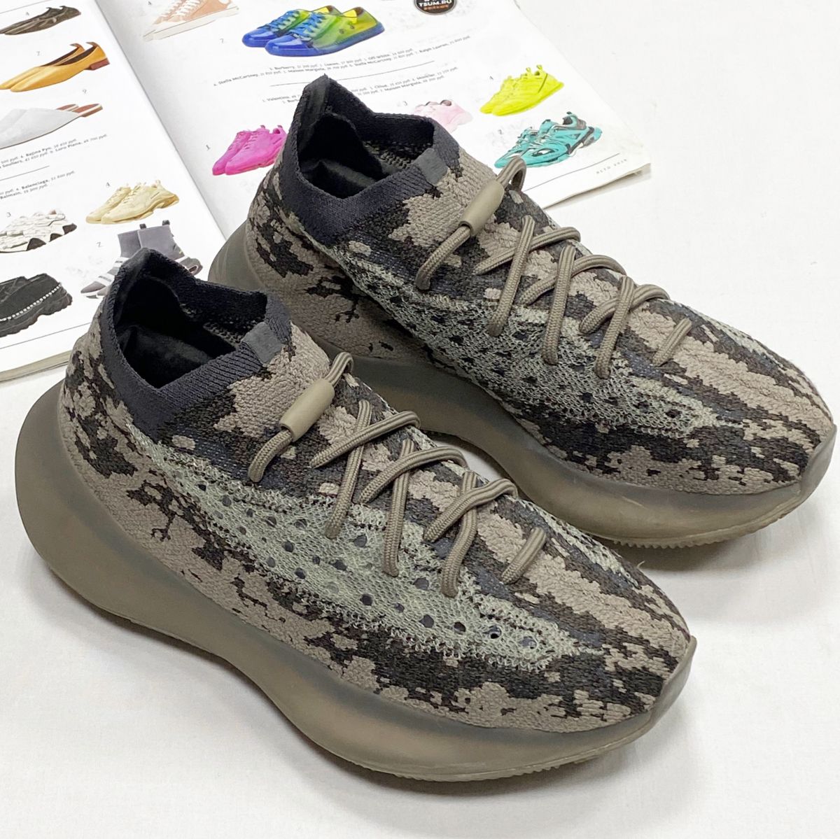 Кроссовки Yeezy размер 40 цена 7 828 руб
