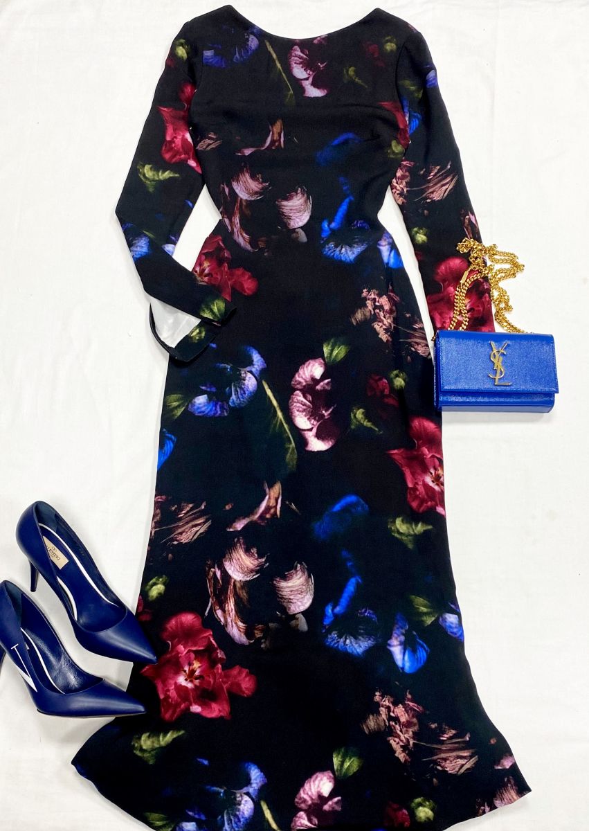 Платье  Elie Saab размер 34 цена 23 483 руб
Туфли Valentino размер 39.5 цена 23 483 руб
Сумка Saint Laurent 