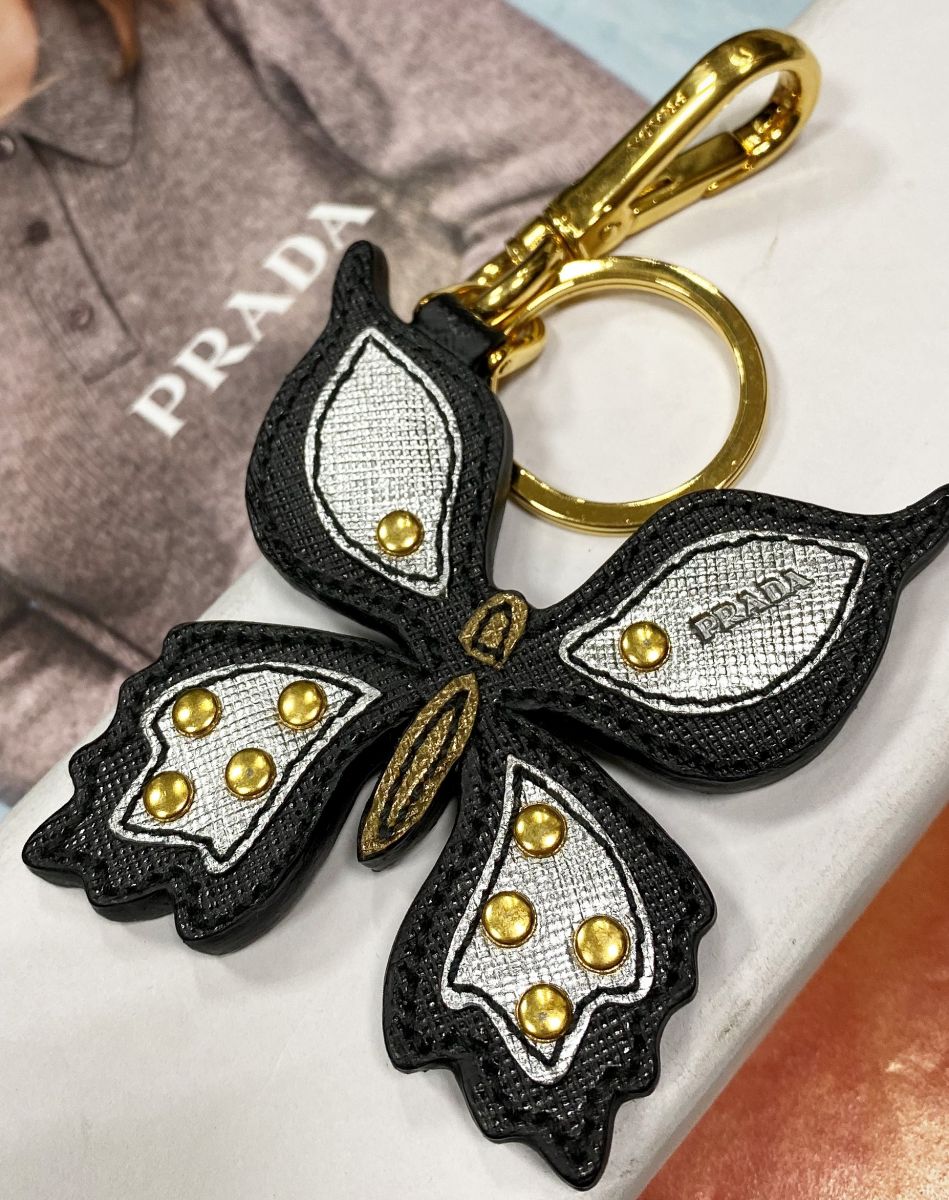 Брелок Prada цена 7 828 руб