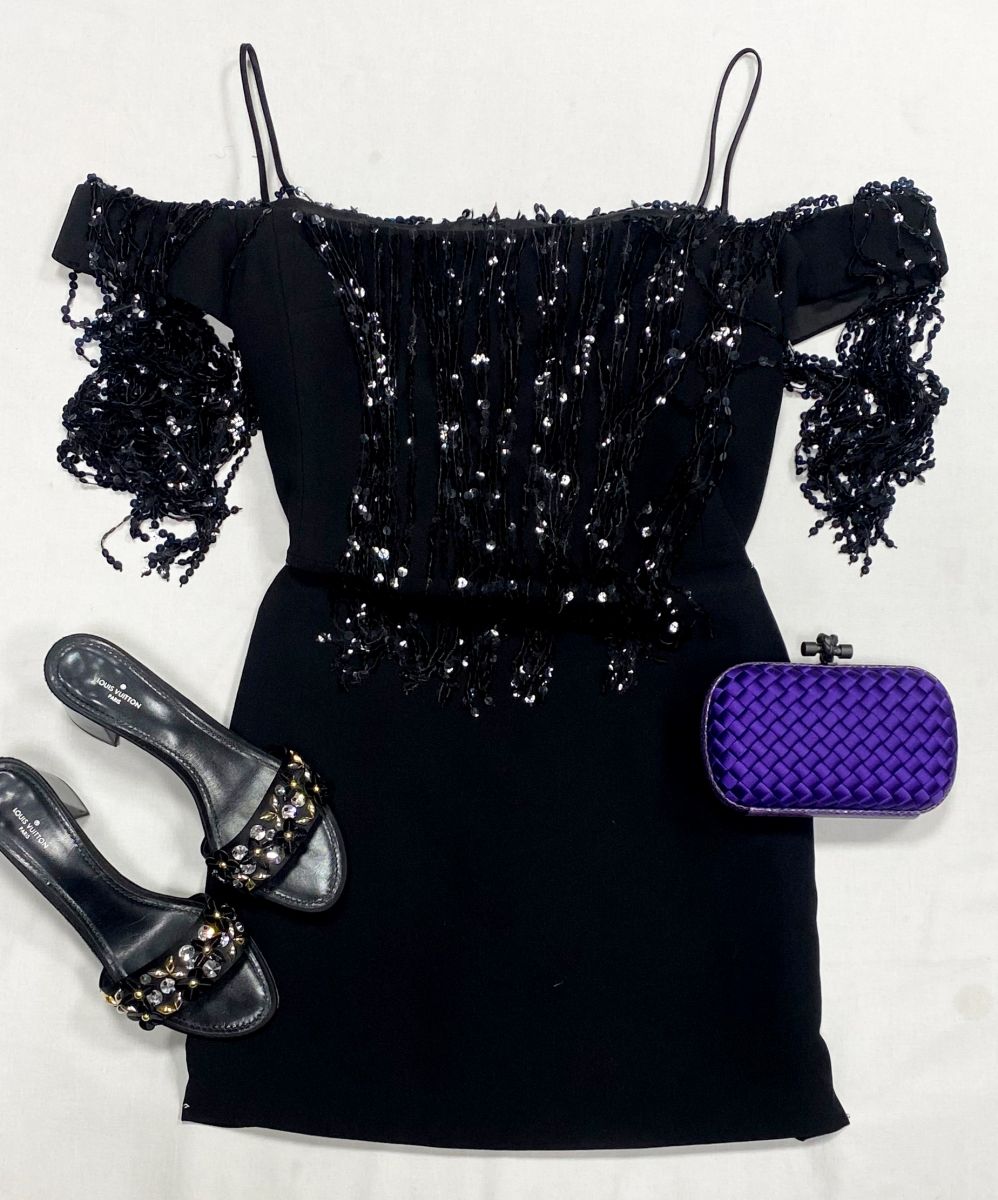 Плать/ пайетки/ Rasario размер 44 цена 31 310 руб
Сабо Louis Vuitton размер 39 цена 23 483 руб
Клатч Bottega Veneta 