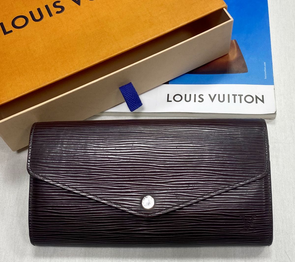 Кошелек Louis Vuitton цена 23 483 руб