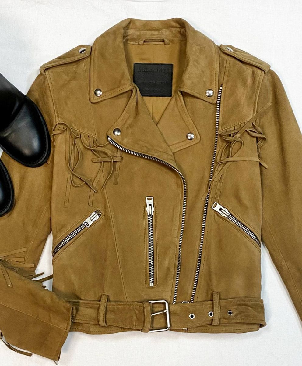 Куртка/замша/ Allsaints размер 36 цена 23 078 руб
Ботинки Chanel размер 39.5 цена 18 462 руб