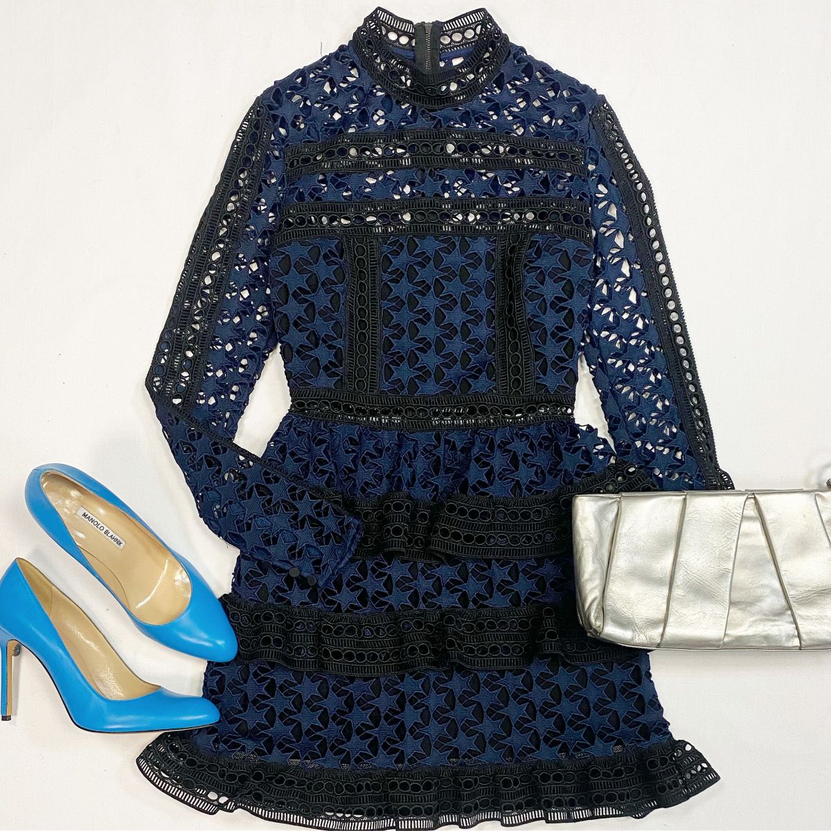 Платье/шитьё/ SELF PORTRAIT  размер 6 цена 6 154 руб Туфли MANOLO BLAHNIK  размер 39.5 цена 15 385 рубКлатч CASADEI 