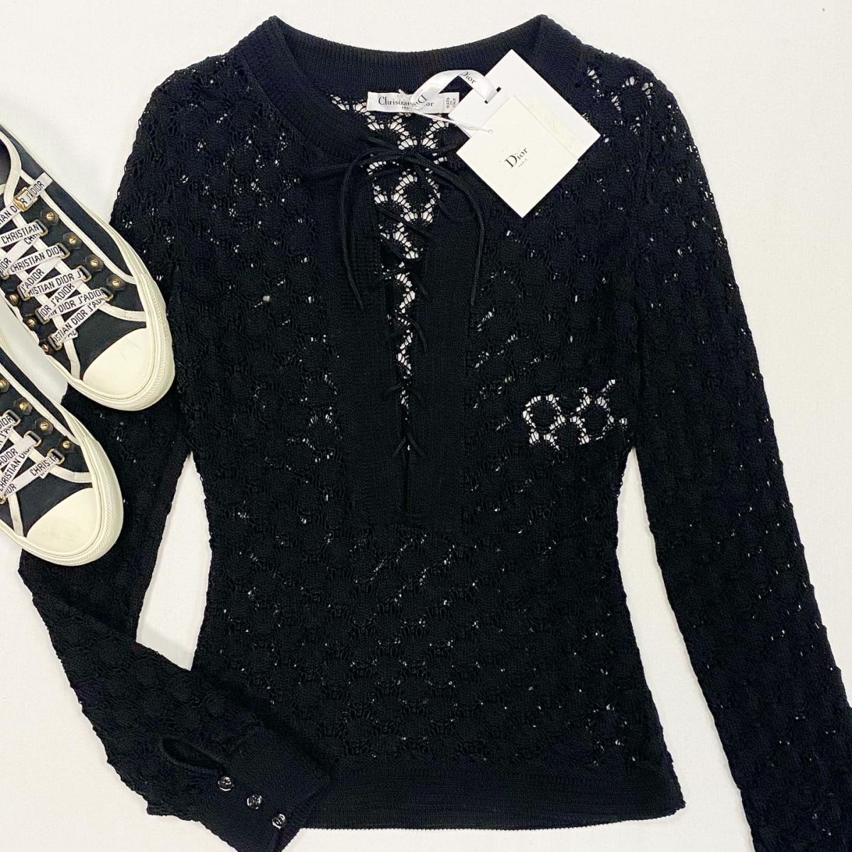 Кофта/шитьё/ DIOR  размер 36 цена 30 770 рубКеды DIOR  размер 39 цена 23 078 руб