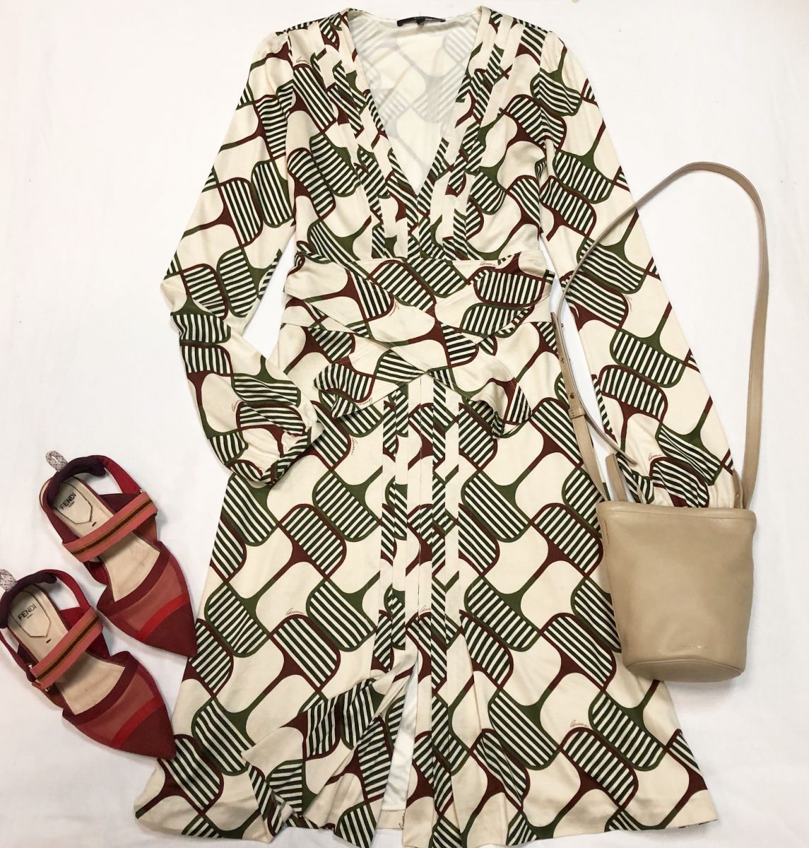 Платье GUCCI размер M цена 4 616 руб 
Сумочка МАNSUR GAVRIEL