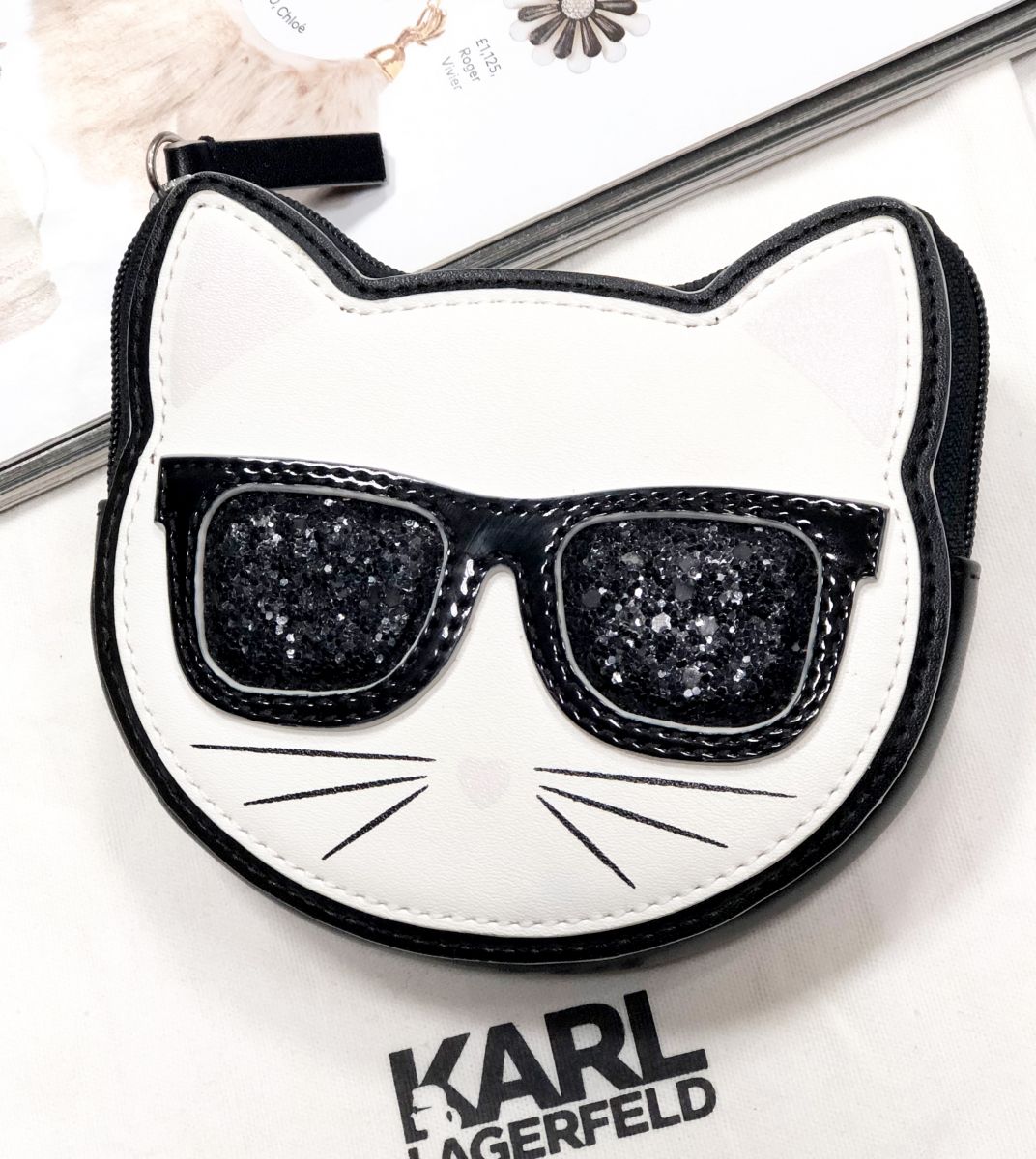 
Кошелек Karl LAGERFELD цена 4 697 руб

