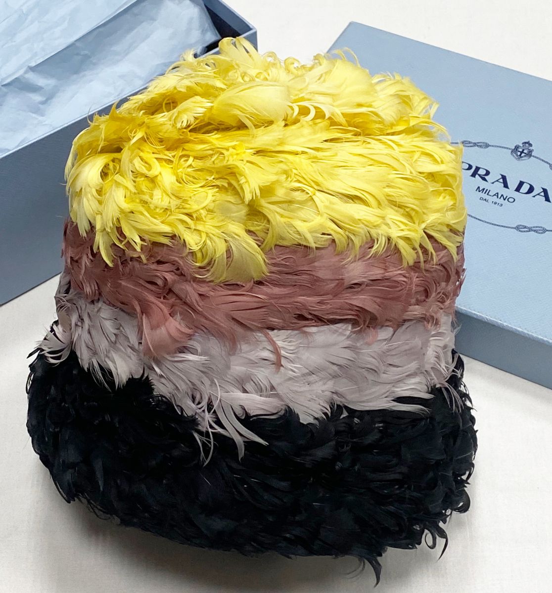 Шапка Prada размер M цена 15 655 руб