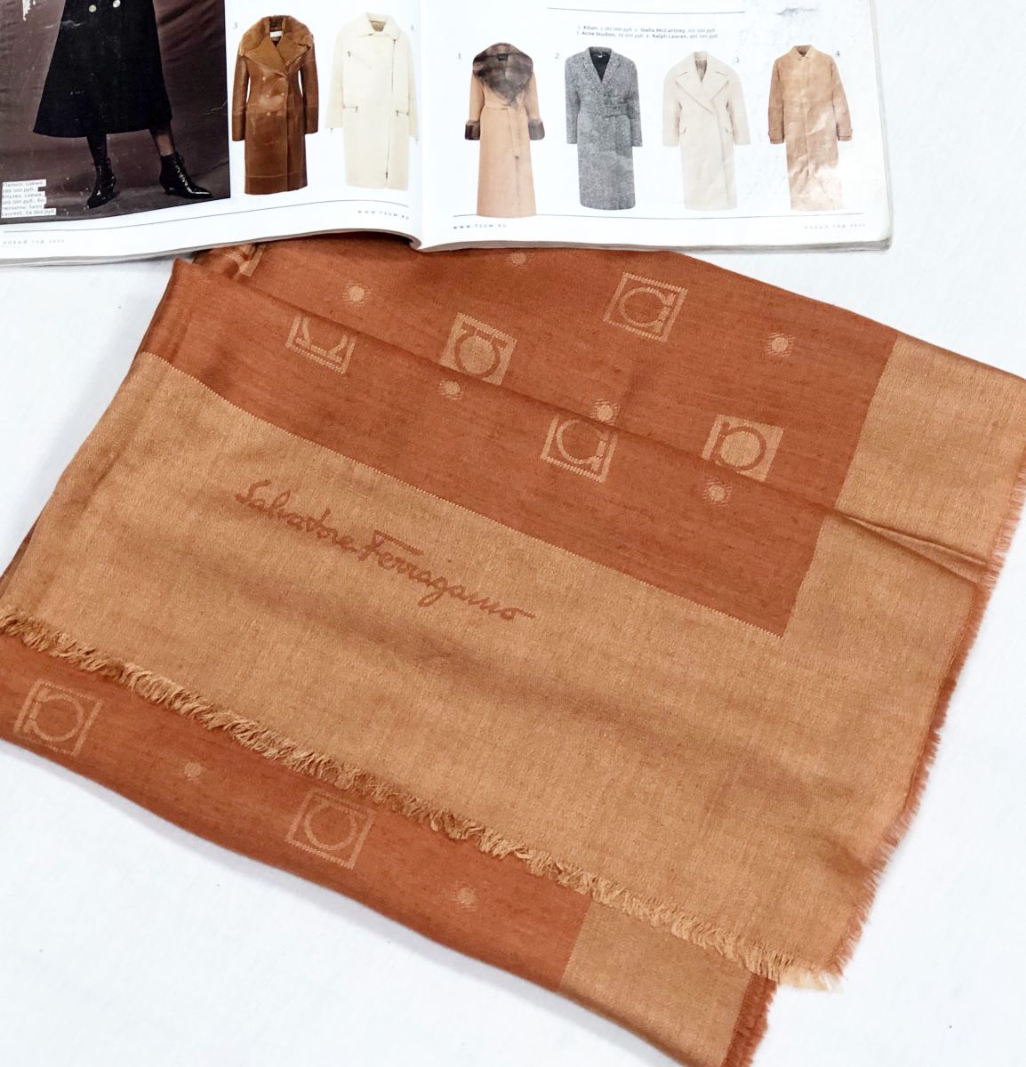 Палантин Salvatore Ferragamo размер 80/20 цена 7 828 руб