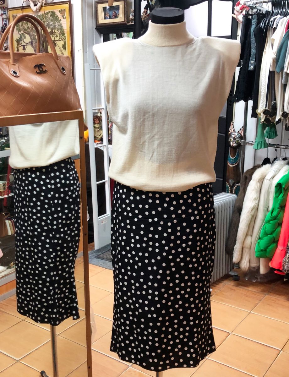 Юбка Dolce Gabbana размер 40 цена 10 959 руб
Кофта Erika Cavallini размер XS цена 7 828 руб