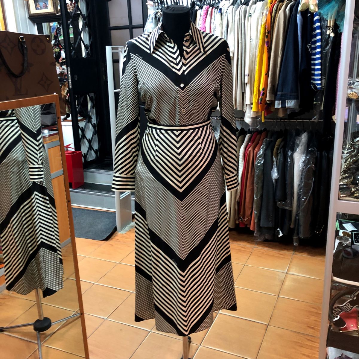 Костюм GUCCI размер S цена 23 484 руб