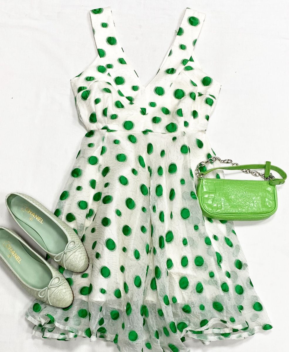 Платье Alena Akhmadullina размер 38 цена 10 959 руб
Балетки Chanel размер 38 цена 39 138 руб
Сумочка By Far 