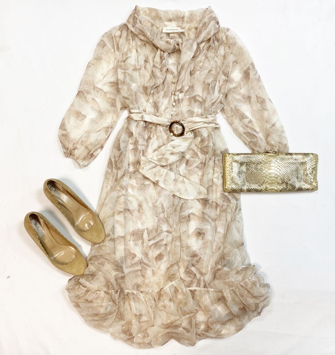 Платье Zimmermann размер 1 цена 30 770 руб
Туфли Chloe размер 38 цена 15 385 руб
Клатч Chanel 