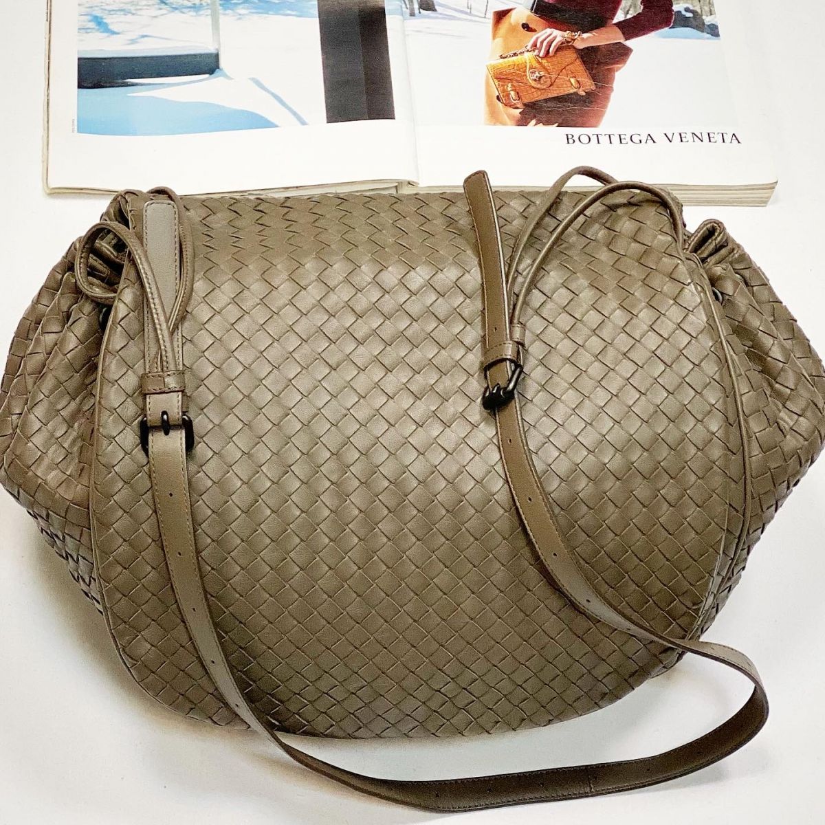 Сумка Bottega Veneta размер 35/25 цена 76 925 руб 