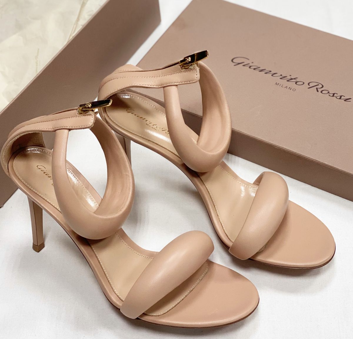 Босоножки Gianvito Rossi размер 40 цена 23 483 руб / новые / 