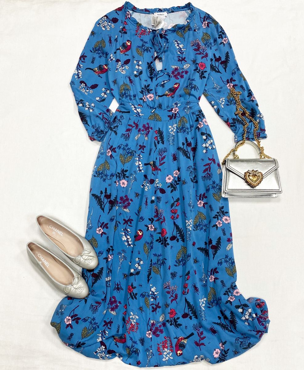 Платье Maxco размер 46 цена 6 262 руб
Балетки Chanel размер 37.5 цена 23 483 руб
Сумка Dolce Gabbana 