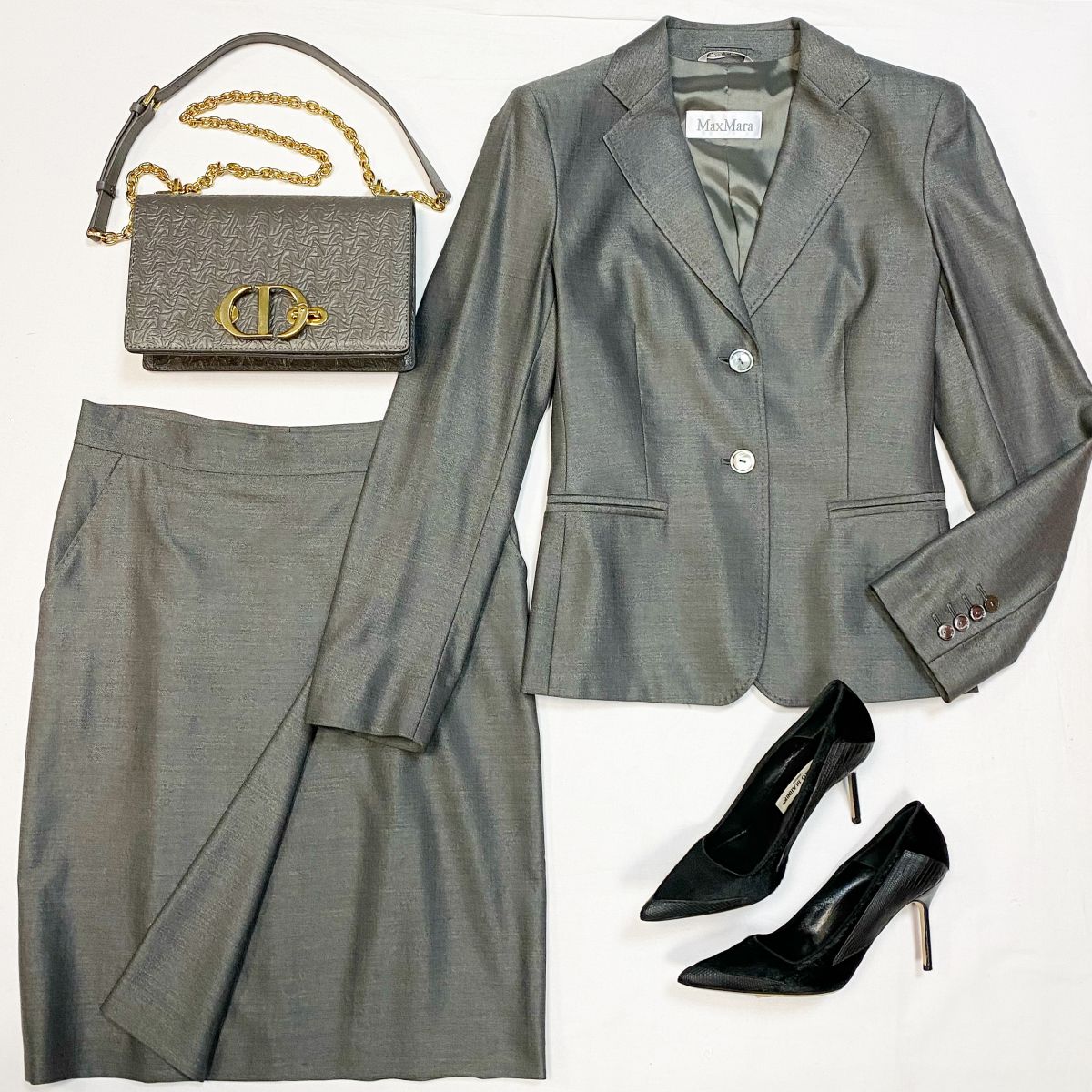 Костюм Max Mara размер 40 цена 15 385 руб Туфли Manolo Blahnik размер 37.5 цена 15 385 рубСумка Christian Dior