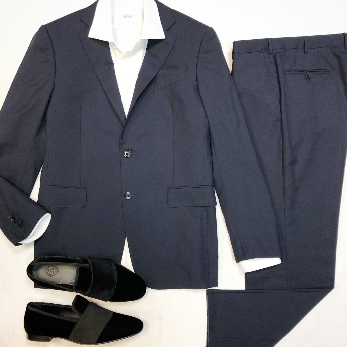 Костюм Ermenegildo Zegna  размер 52 цена 23 078 руб Рубашка Brioni  размер 41/16 цена 9 231 руб Лоферы Aleksander Siradekian  размер 43 цена 23 078 руб / новые /