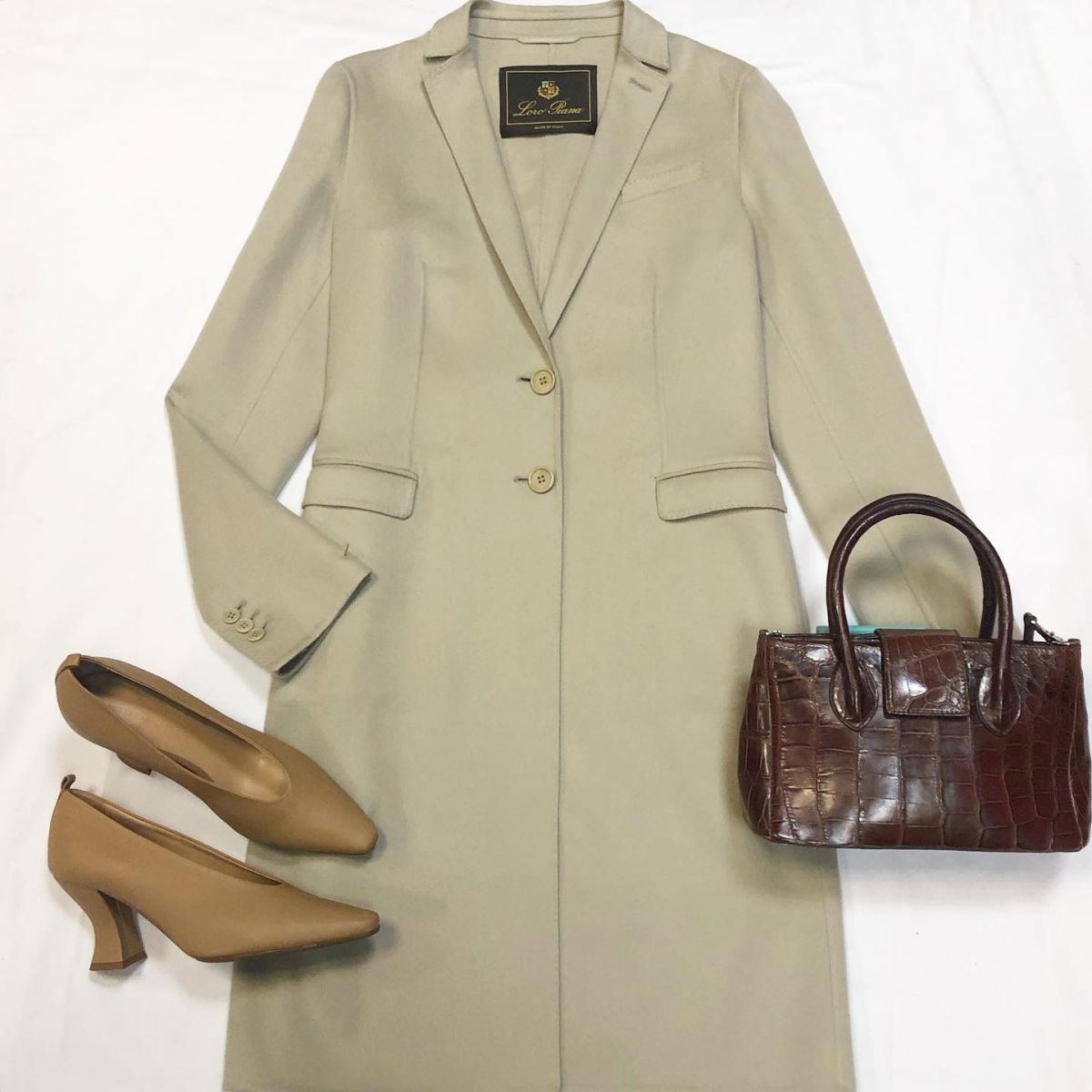 Пальто /кашемир/ LORO PIANA размер 40 цена 26 155 руб Туфли Bottega Veneta  размер 39.5 цена 30 770 руб Сумочка /крокодил/