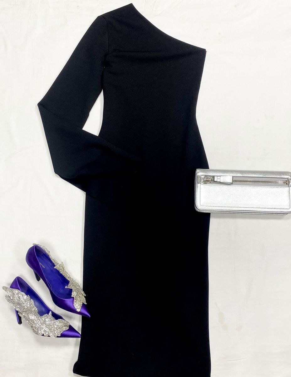 Платье Solace размер 34 цена 15 655 руб
Туфли Balenciaga размер 37 цена 15 655 руб
Клатч Tom Ford 