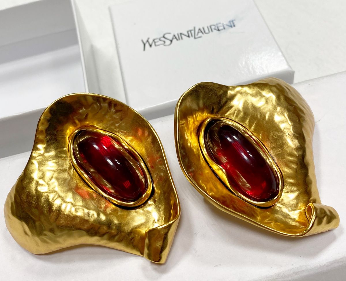 Клипсы Saint Laurent цена 18 786 руб