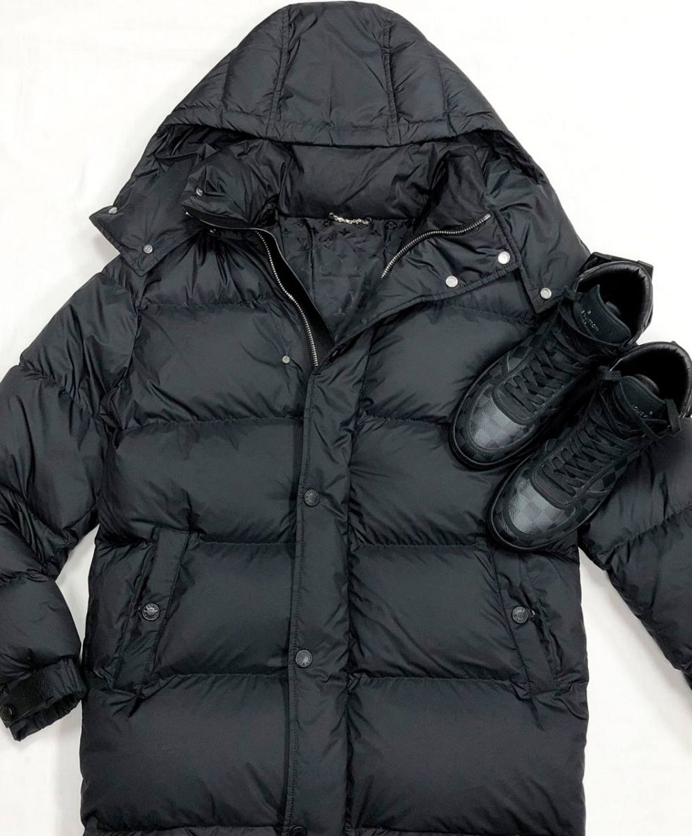 #mechtamen Пуховик Louis Vuitton размер 46 цена 140 895 руб
Кеды Louis Vuitton размер 39.5 цена 46 965 руб