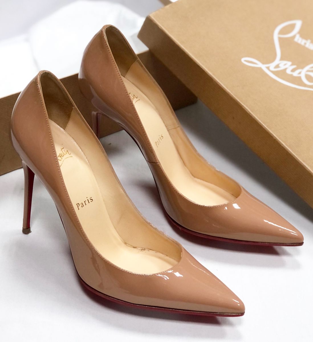 Туфли LOUBOUTIN размер 39 цена 18 786 руб