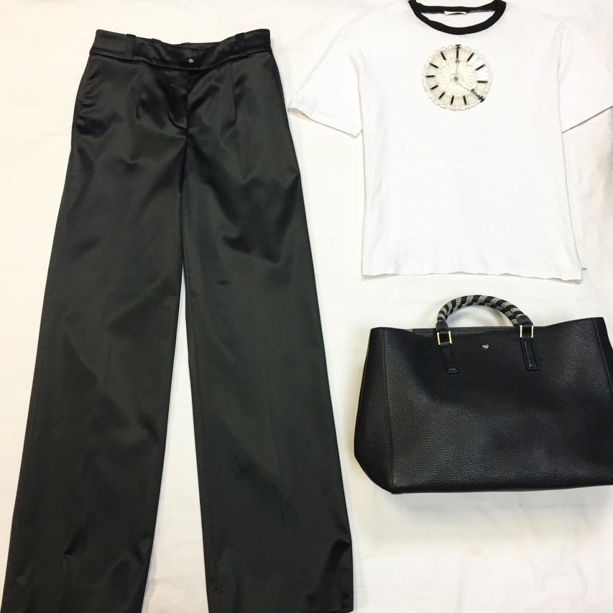 Футболка Chanel  размер 38/42 цена 28 462 руб Брюки Chanel  размер 38/42 цена 30 770 руб Сумка Hidmarch 