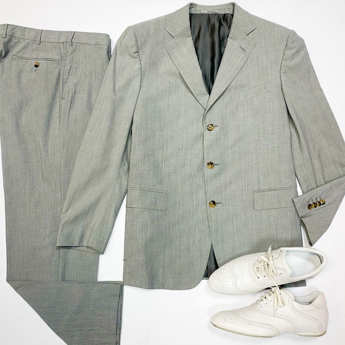Костюм Ermenegildo Zegna размер 52 цена 9 231 руб Кеды Louis Vuitton размер 43 цена 12 308 руб