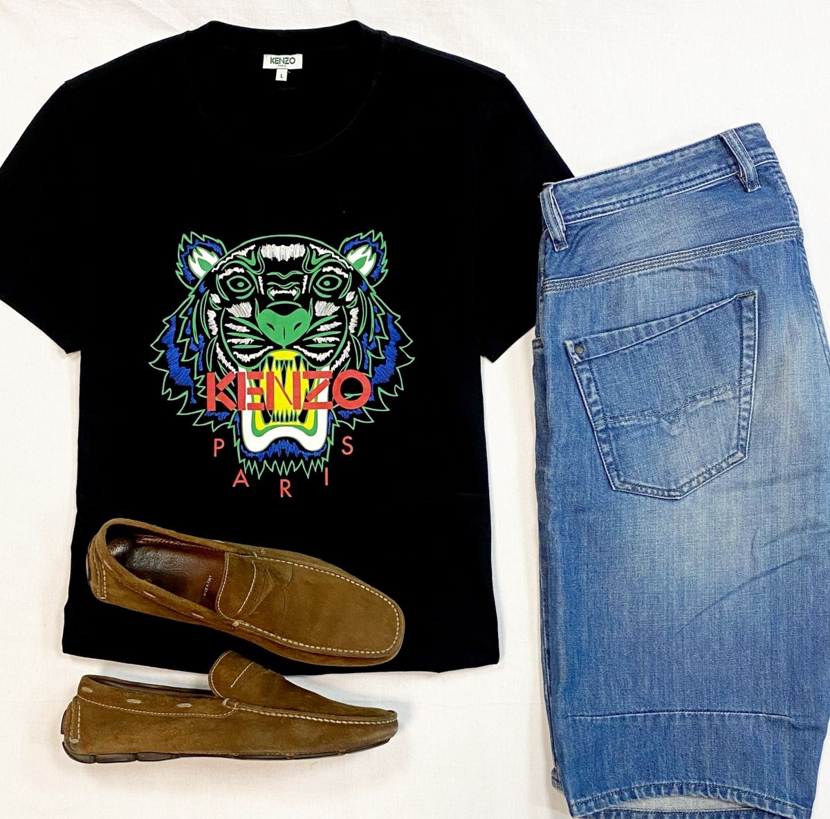 #mechtamen Футболка Kenzo размер L цена 2 308 руб
Шорты Diesel размер 33 цена 3 077 руб
Мокасины Prada размер 42.5 цена 7 693 руб 