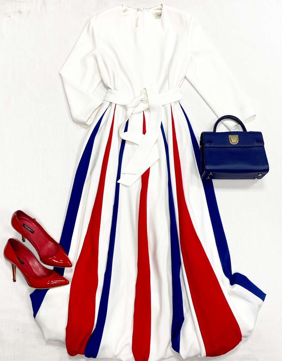 Платье A La Russe размер 44 цена 12 524 руб
Туфли Dolce Gabbana размер 38 цена 14 090 руб
Сумка Christian Dior 