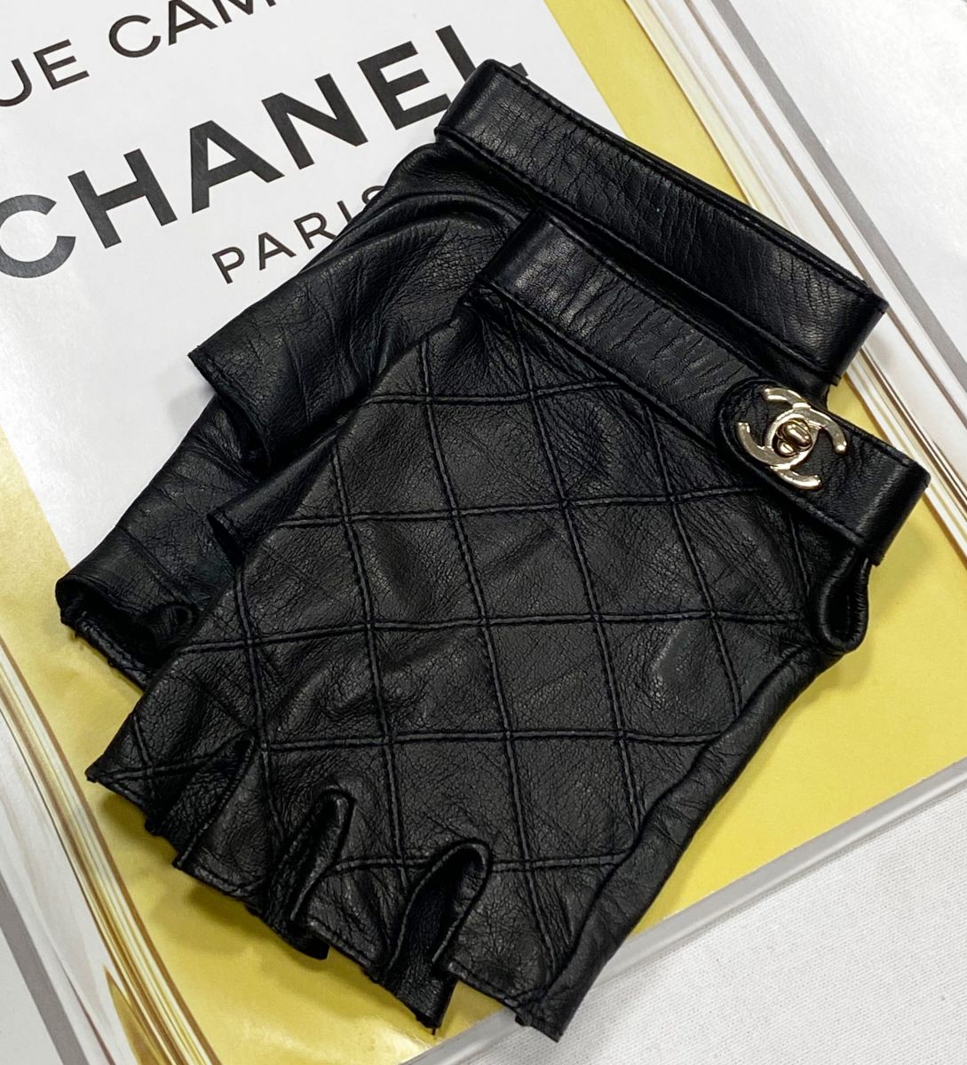 Митенки Chanel цена 23 483 руб
